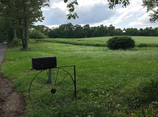 5488 Petigap Rd, Morrison, TN 37357