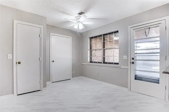 2203 Glen Forest Ln — Photo 27