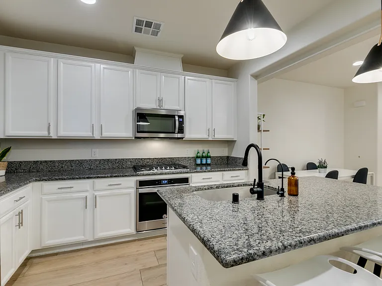 77 Alamere Falls Dr — Photo 27