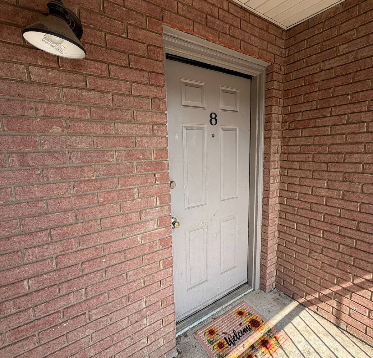 2 bed, 1.0 bath, $800 — Photo 2