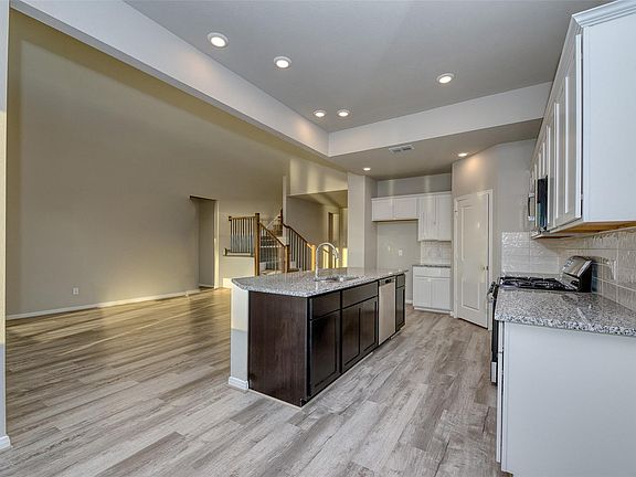 3rd image of 21122 Sunlight Grove Dr