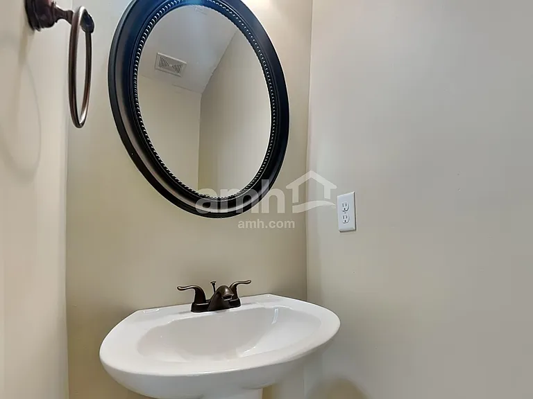 1242 Carlton Ridge Dr — Photo 7