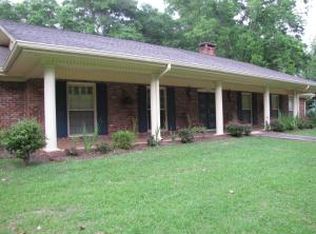 450 Maplewood Ln, Alexander City, AL 35010