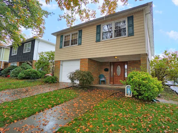 42 McDonald St, Staten Island, NY 10314