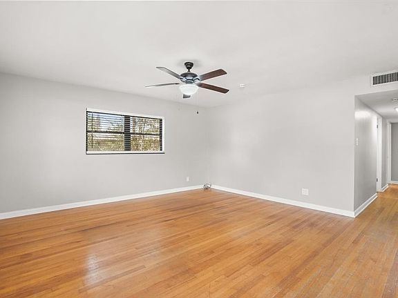 2nd image of 524 Byron Rd
