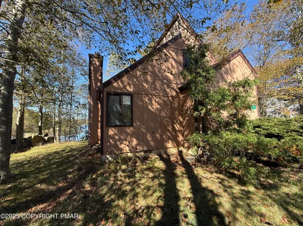 3174 Carobeth Dr, Tobyhanna, PA 18466