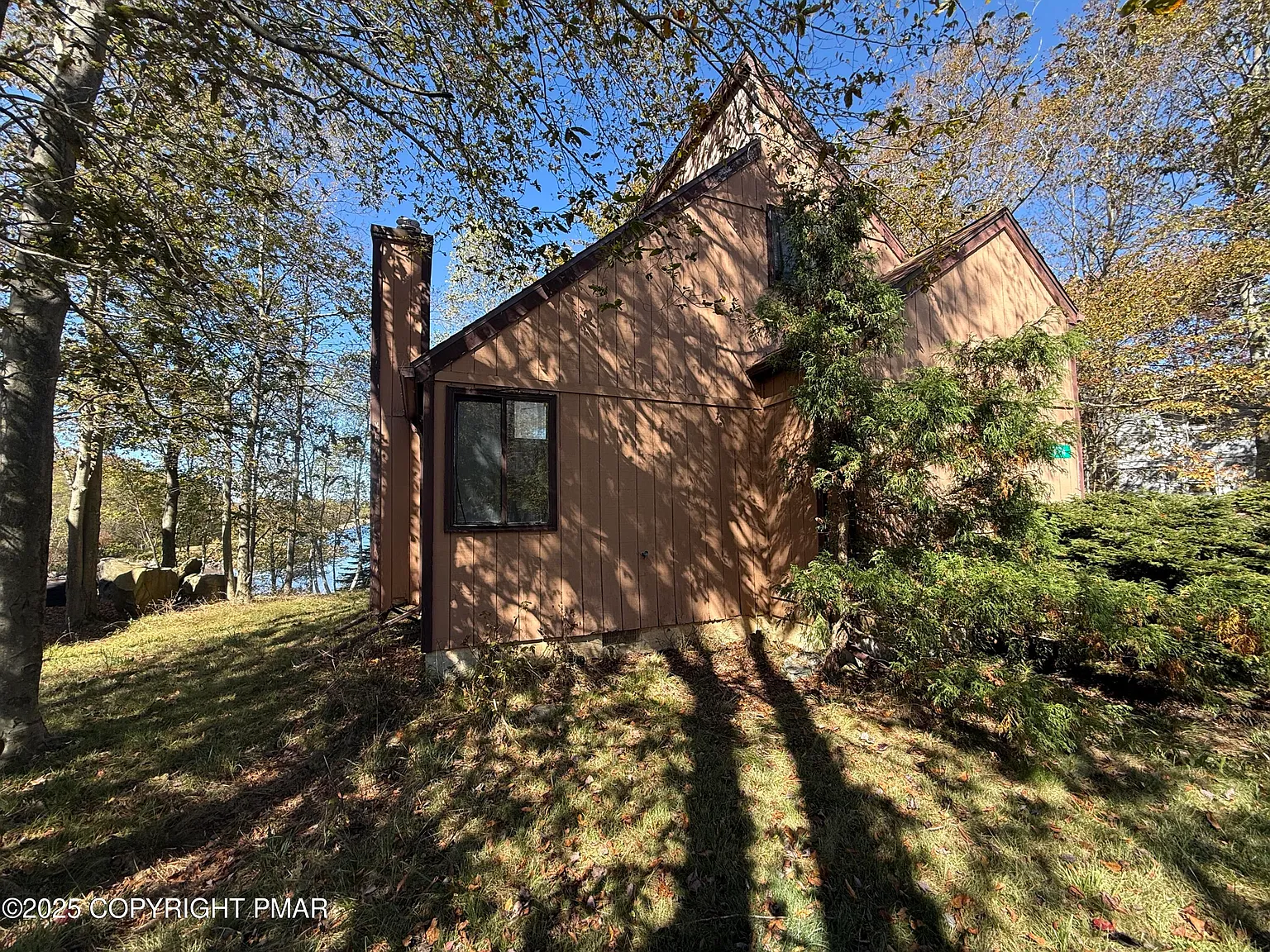 3174 Carobeth Dr photo 1