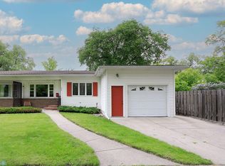 904 10th Ave S, Moorhead, MN 56560