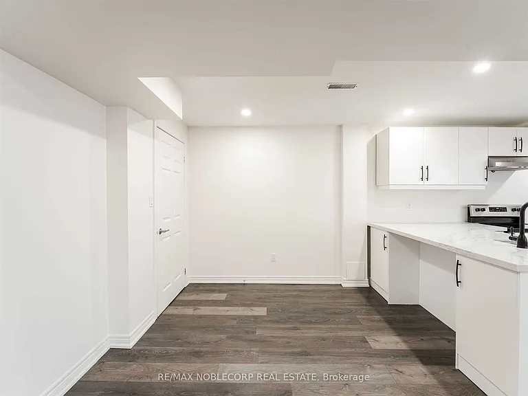 71 Pierre Berton Blvd — Photo 22