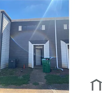 2705 Penwood Pl — Photo 1