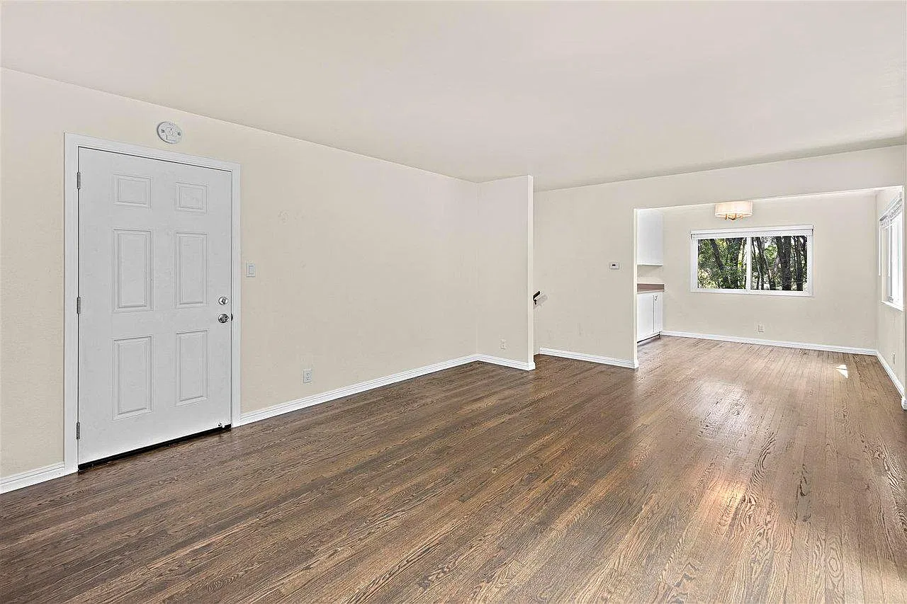 1 bed, 801 sqft, $2,285 — Photo 4