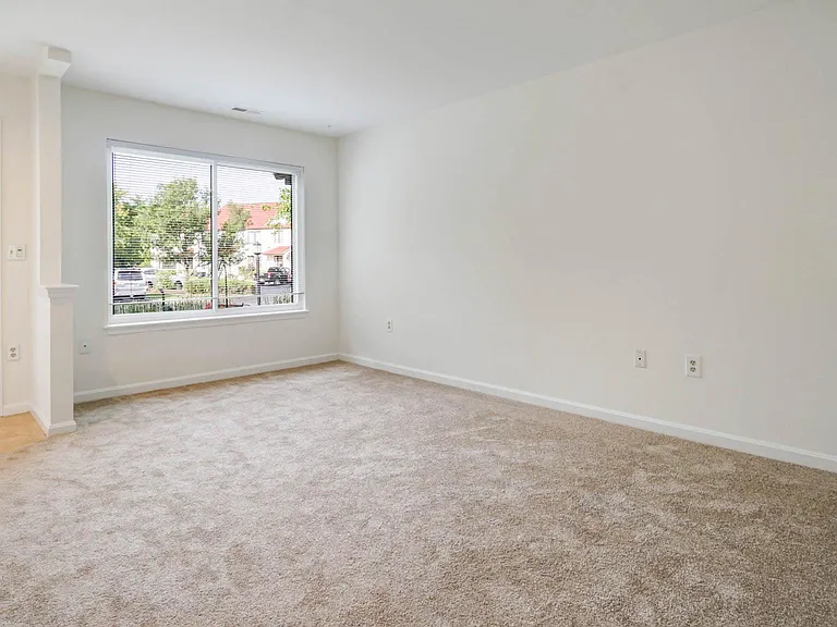 45 Queen Neva Ct #B — Photo 14