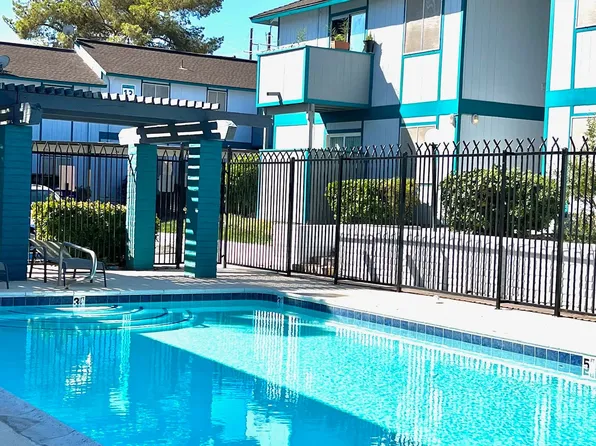 Canyon Club Apartments