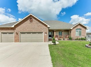 1385 Eaglecrest Ave, Salina, KS 67401