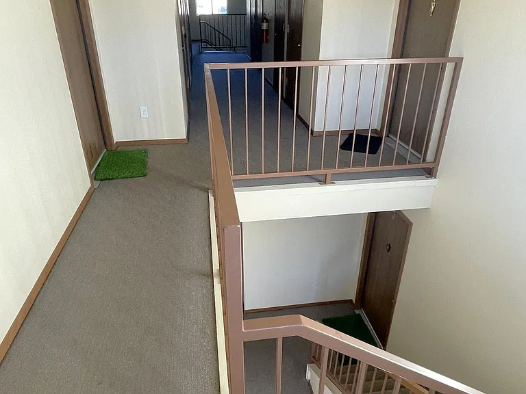 Upper unit- landing and stairs