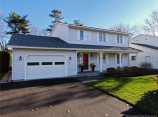 20 Gloucester Cres, Fredericton, NB E3B6E6