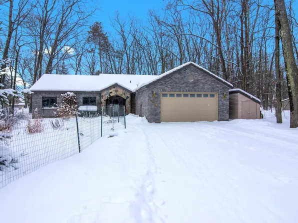 6885 Deadstream Rd, Honor, MI 49640
