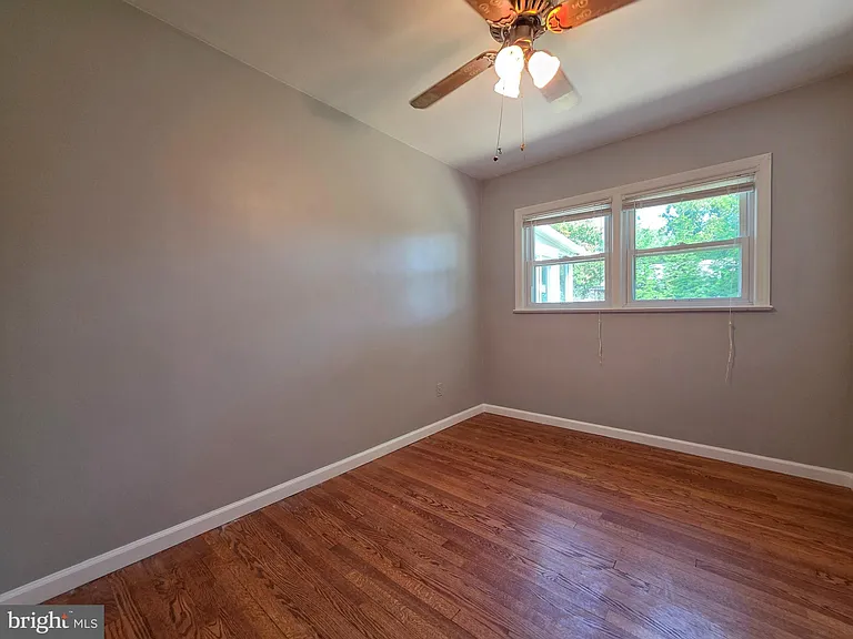 5921 Arlington Blvd — Photo 15