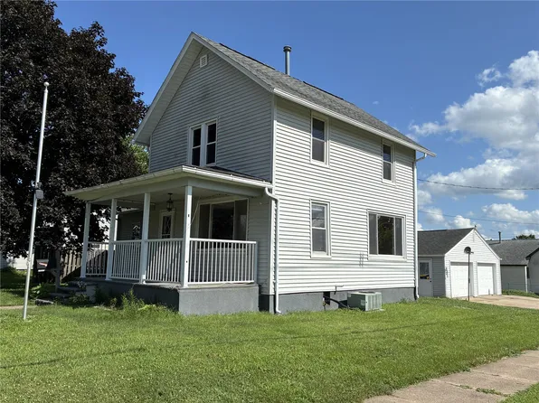 602 E 9th St, Vinton, IA 52349
