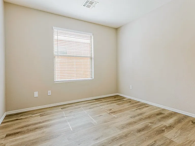 33897 N Wash View Rd — Photo 16