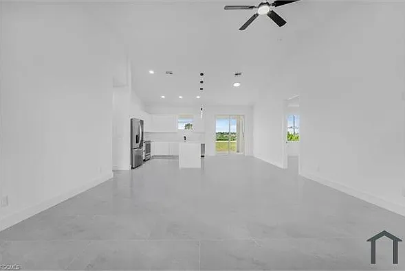 3 bed, 1920 sqft, $2,600 — Photo 4