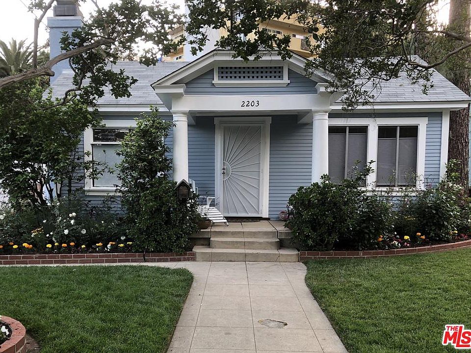 1st image of 2203 Holly Dr