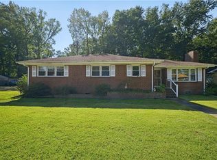 2220 Capri Cir, Chesapeake, VA 23321