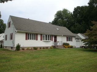 49 White Oak Ln, Wayne, NJ 07470