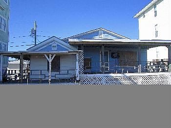 1st image of 615 Carolina Beach Ave S