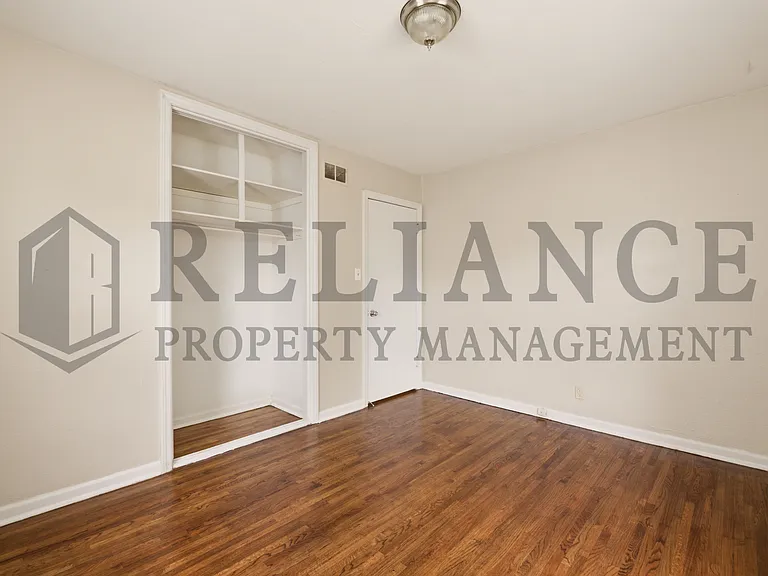 2151 S Green St — Photo 21