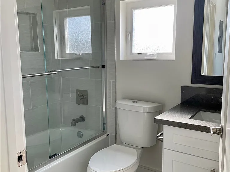118 S Avenue 63 — Photo 14