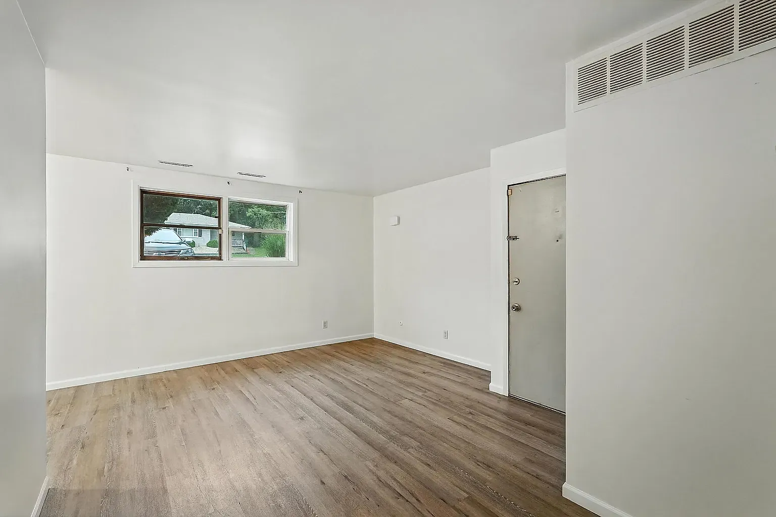 2 bed, 875 sqft, $1,250 — Photo 2