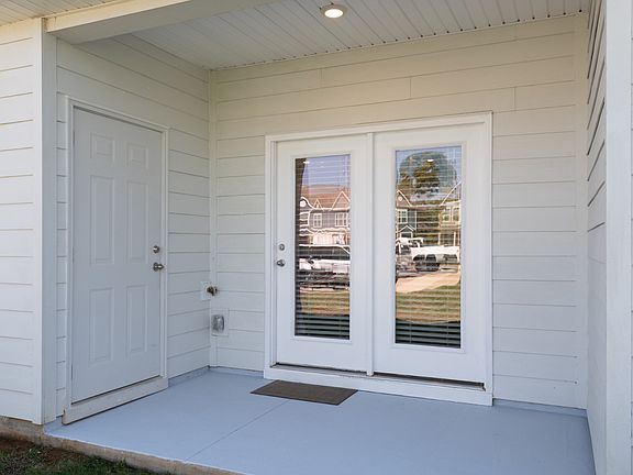 4th image of 101 Grayson Cir