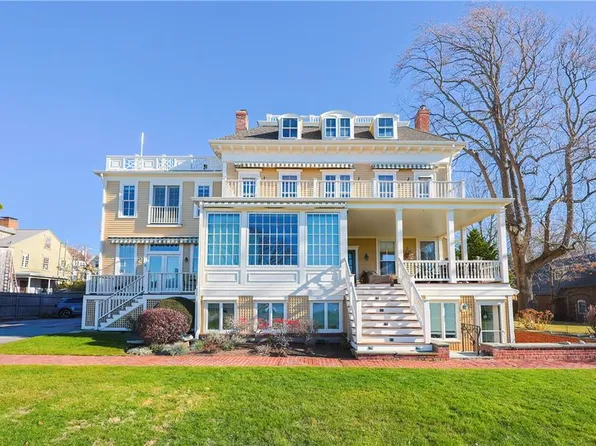 249 Hope St APT 7, Bristol, RI 02809