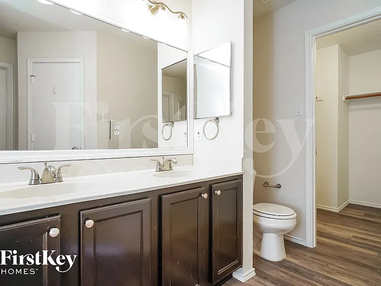 1464 Greenbrook Dr — Photo 9