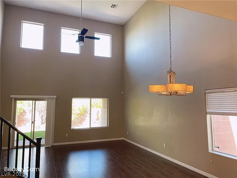 5704 Shadow Bend Dr — Photo 10