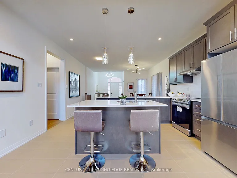 94 Holtby Ct — Photo 9