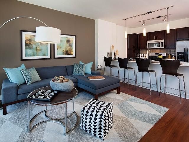 2nd image of 1244 N Wells St #303