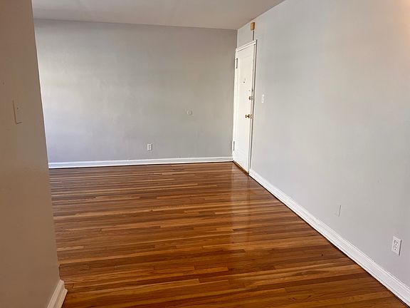 3rd image of 467-468 Lincoln Ave Floor 1