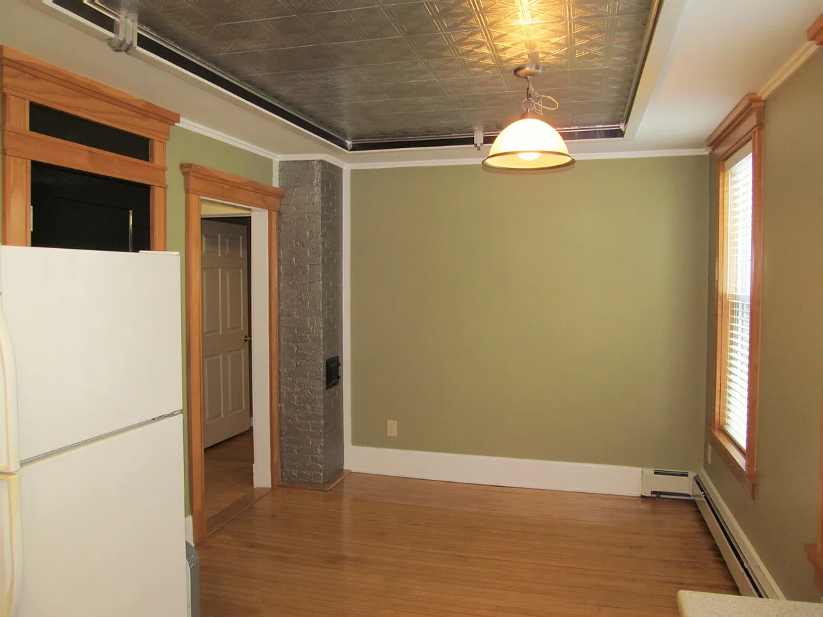 Building Photo - 61 Nichols St #1