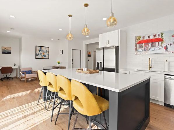 374 E Grand Blvd #2A