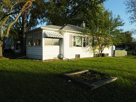 2nd image of 1910 3y Ave