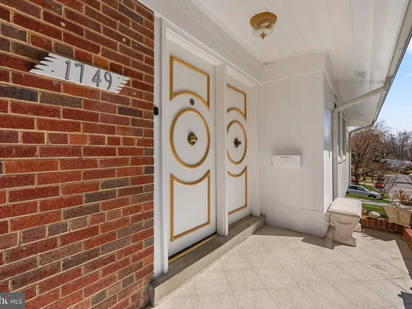 1749 Verbena St NW, Washington, DC 20012