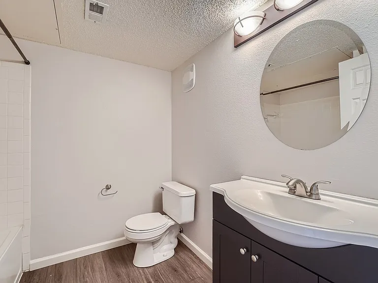 2035 Eagle Ave — Photo 13