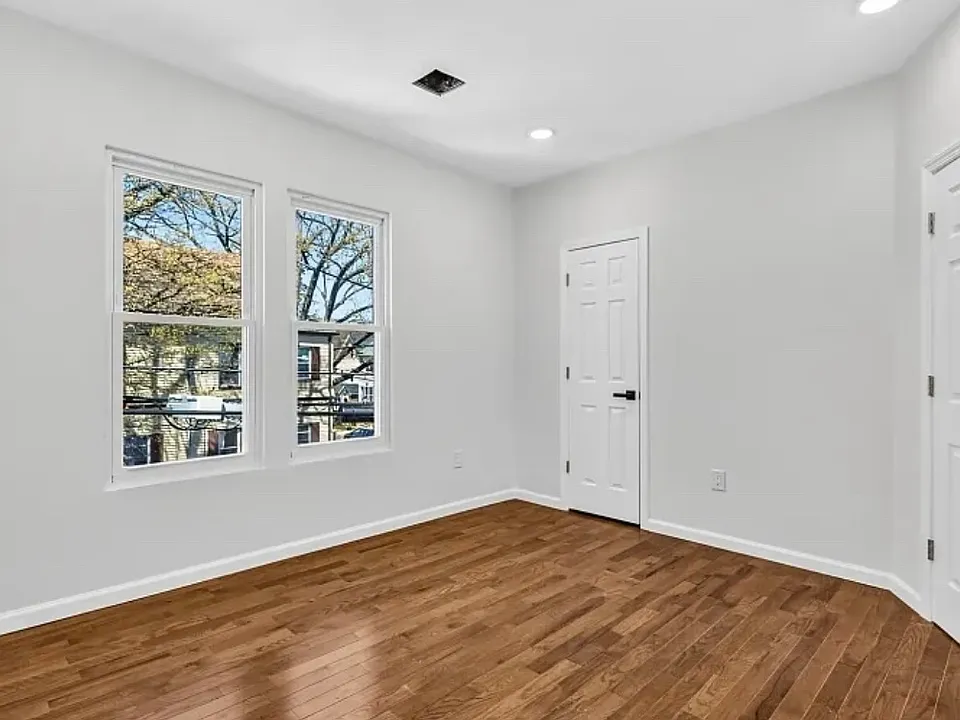 562 Tremont Ave #2