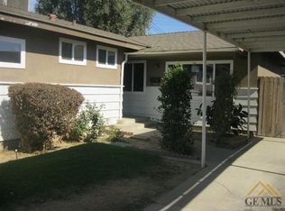 908 Paloma St, Bakersfield, CA 93304