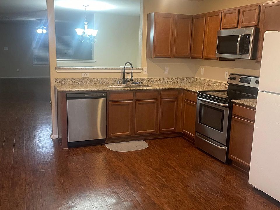 1st image of 18 Vervain Dr