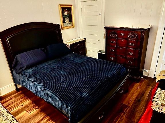 5th image of 93 Montrose St