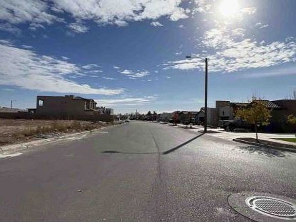 Exterior Neighborhood (street photo)