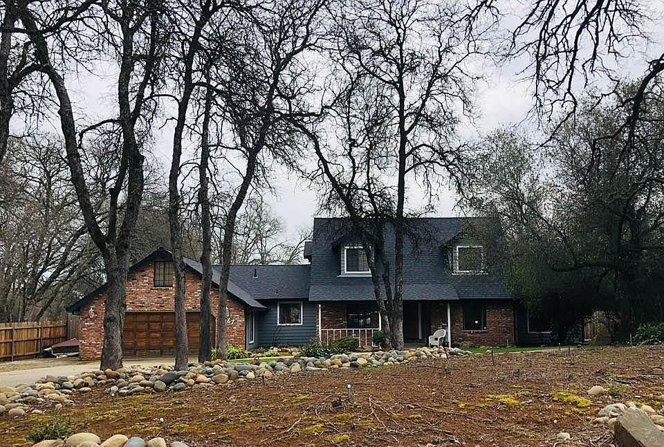 1st image of 2667 Hillcrest Dr